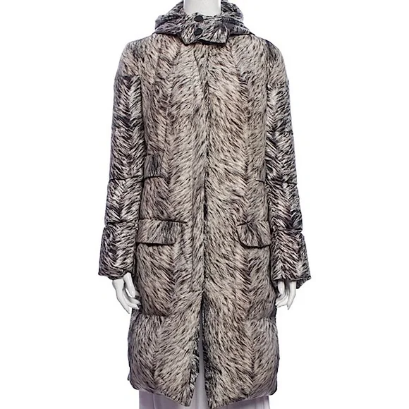gray Oscar De Le Renta down coat | fur print | puffer coat | silk | designer - Picture 3 of 3